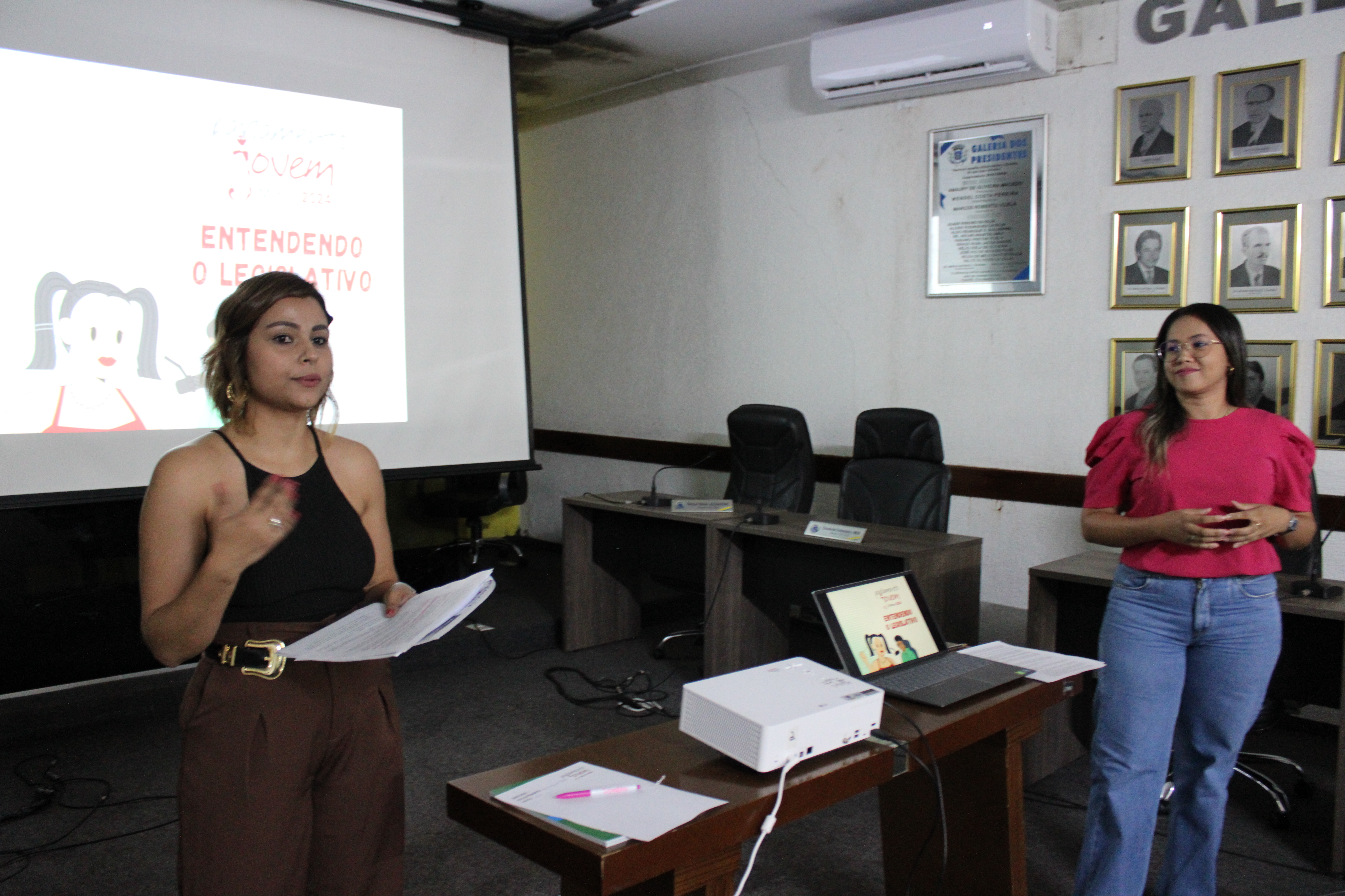 Parlamento Jovem realiza oficina sobre Poder Legislativo